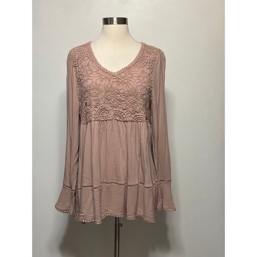 Entro V-Neck Long Sleeve Crochet Top Size Medium